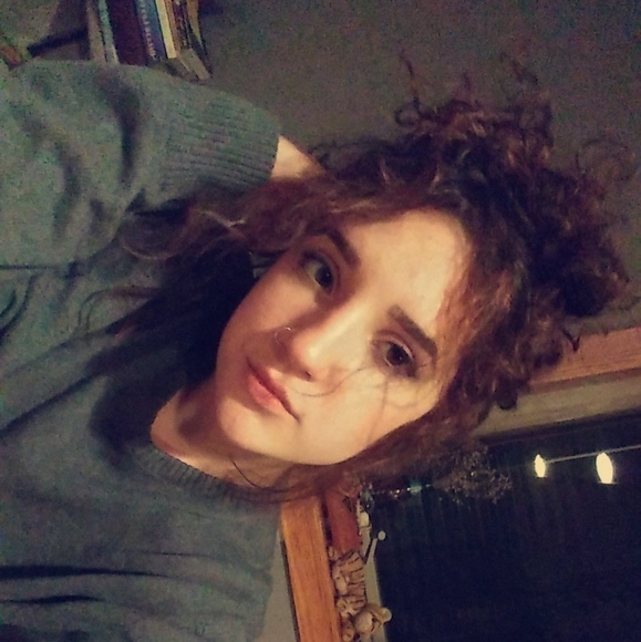 Meet your Posher, Abbey - Picture 3 of 5